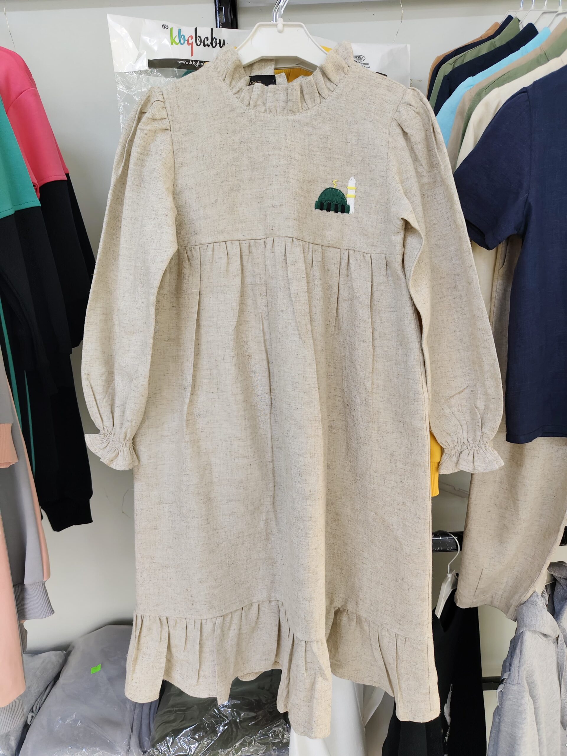 Kırçıllı krem keten elbise