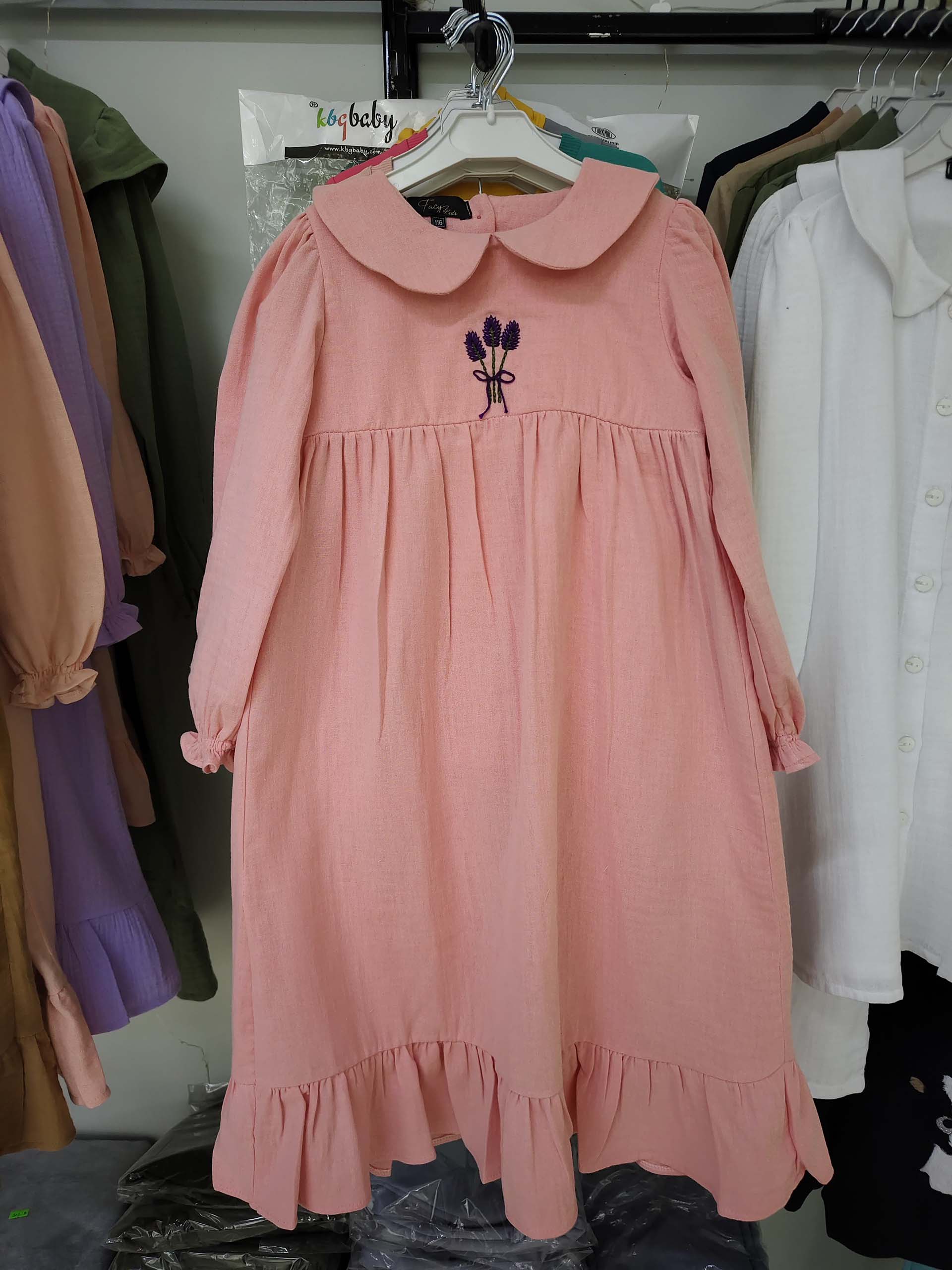 Pembe renk müslin elbise modelleri.